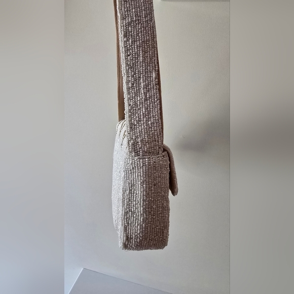 America & Beyond White Beaded Seashell Shoulder Bag – Coastal Design - Picture 5 of 10